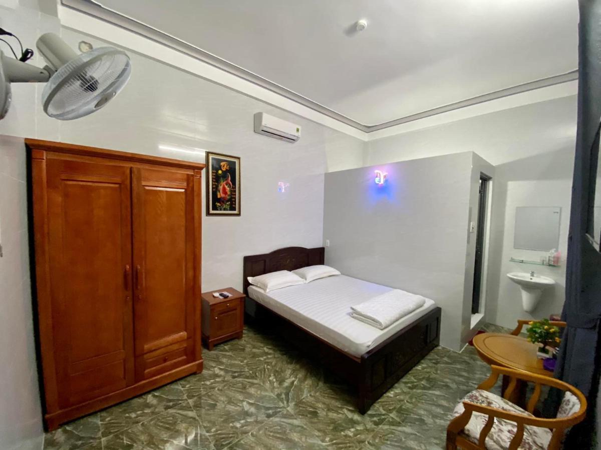 Nha Nghi Duy Tan Motel 140 Nguyen Du 0353007568 꽝응아이 외부 사진