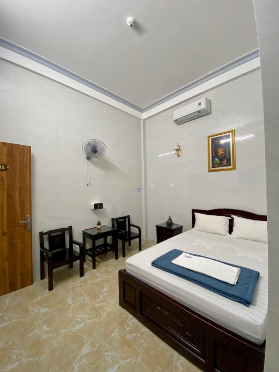 Nha Nghi Duy Tan Motel 140 Nguyen Du 0353007568 꽝응아이 외부 사진